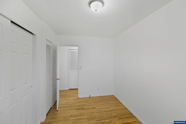 309 S Columbia Dr, Woodburn, OR 97071