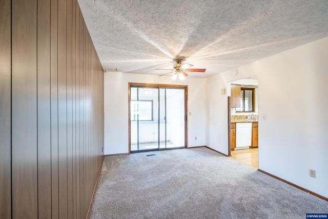 309 S Columbia Dr, Woodburn, OR 97071