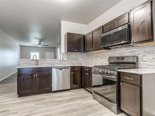 452 Fox Den Drive, Newcastle, OK 73065