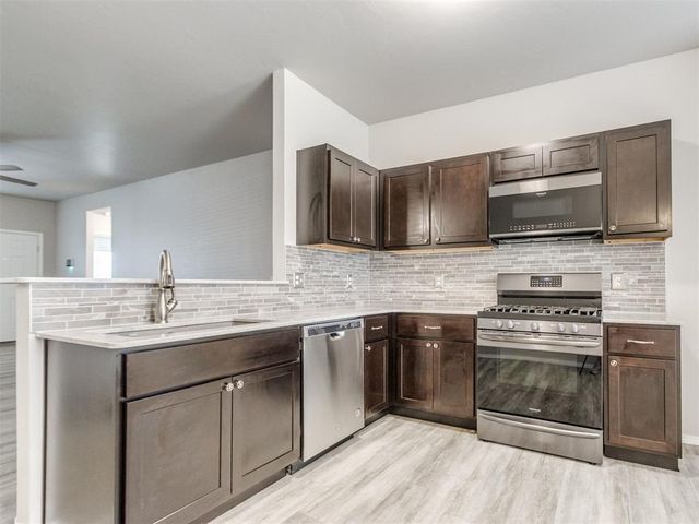 452 Fox Den Drive, Newcastle, OK 73065