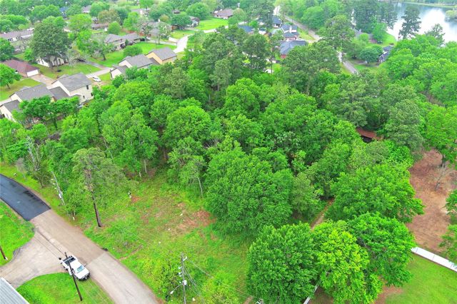 302 Smith Road, Magnolia, TX 77354