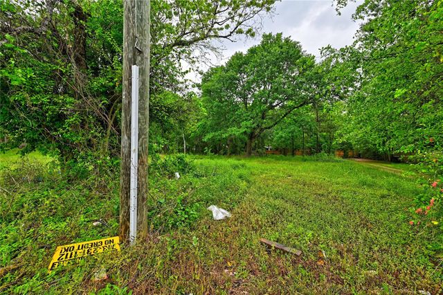 302 Smith Road, Magnolia, TX 77354