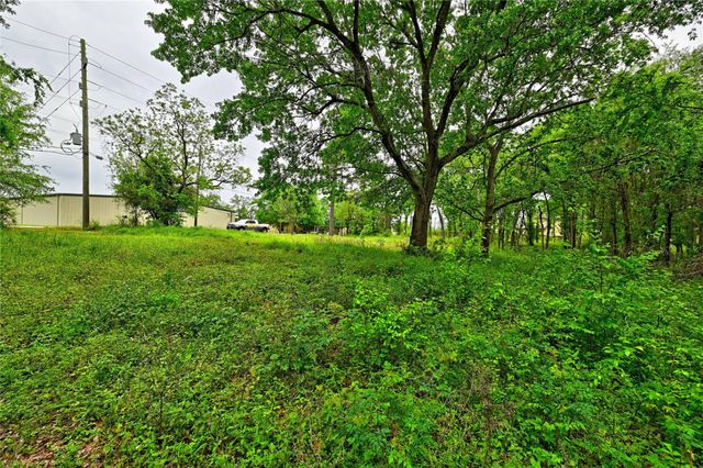 302 Smith Road, Magnolia, TX 77354