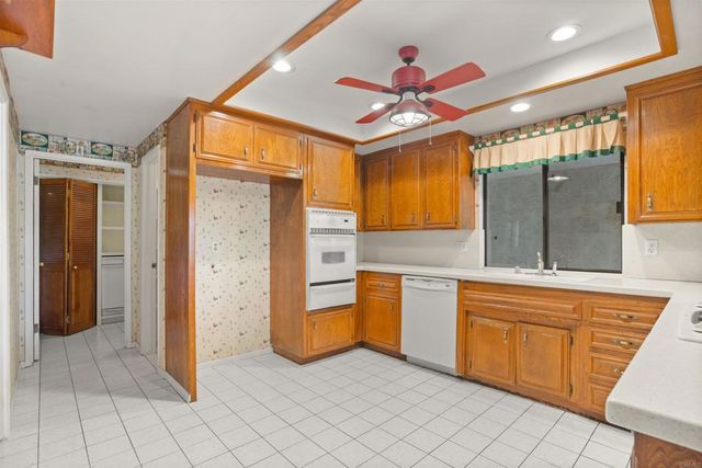 1060 Evergreen Lane, Vista, CA 92084