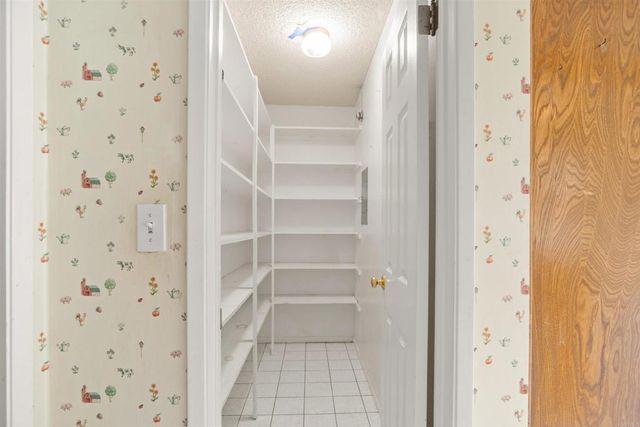 1060 Evergreen Lane, Vista, CA 92084