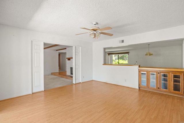 1060 Evergreen Lane, Vista, CA 92084