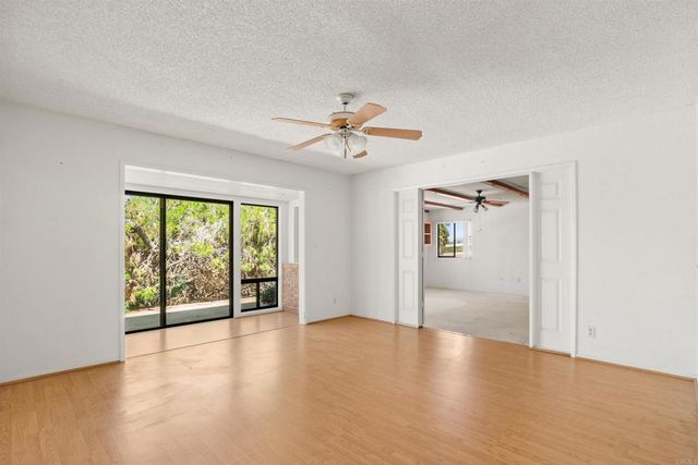 1060 Evergreen Lane, Vista, CA 92084