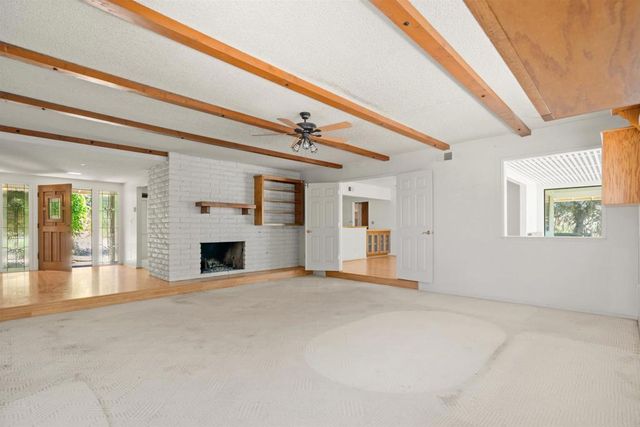 1060 Evergreen Lane, Vista, CA 92084