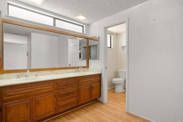 1060 Evergreen Lane, Vista, CA 92084