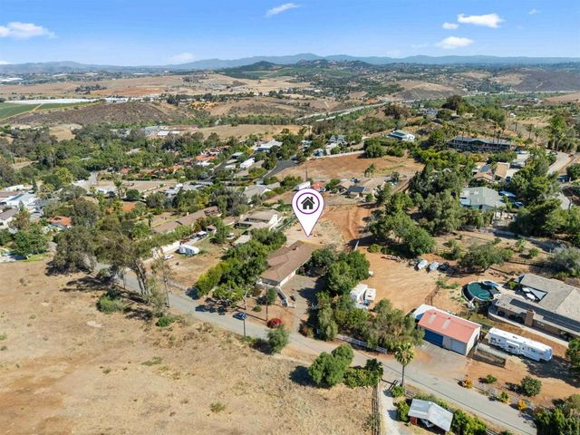 1060 Evergreen Lane, Vista, CA 92084