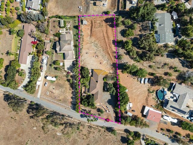 1060 Evergreen Lane, Vista, CA 92084