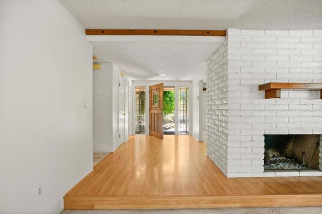 1060 Evergreen Lane, Vista, CA 92084