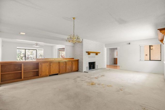 1060 Evergreen Lane, Vista, CA 92084