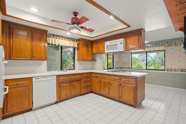 1060 Evergreen Lane, Vista, CA 92084