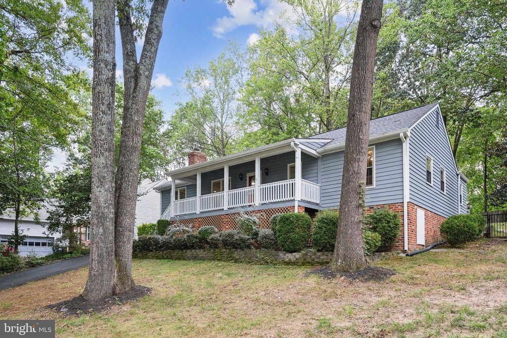 2010 MIDSHIPMAN DR, Stafford, VA 22554