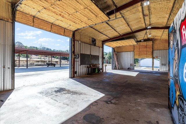 2505 Pace Bend RD S, Spicewood, TX 78669