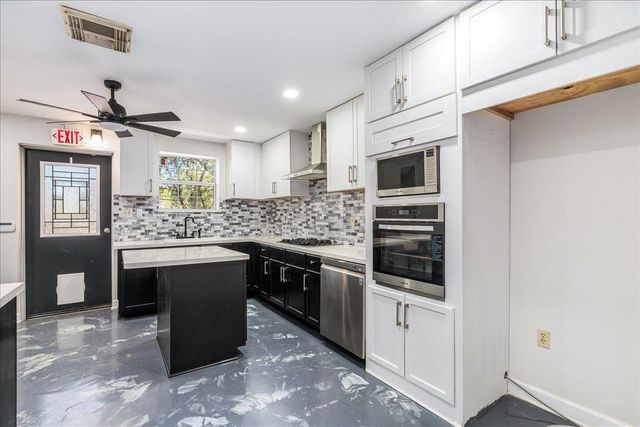 2505 Pace Bend RD S, Spicewood, TX 78669