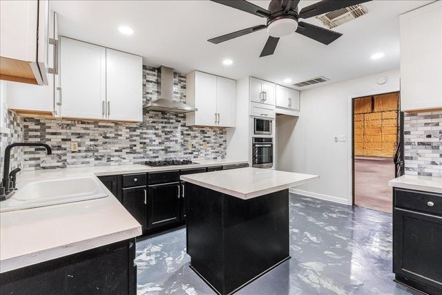 2505 Pace Bend RD S, Spicewood, TX 78669