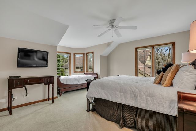 38856 N Cedar Crest Drive, Lake Villa, IL 60046