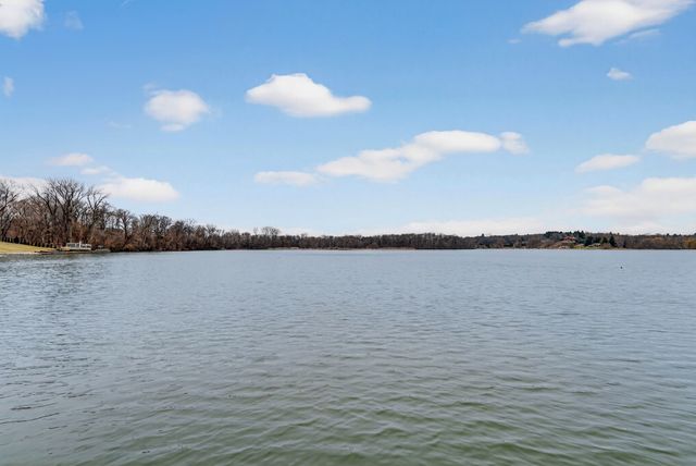 38856 N Cedar Crest Drive, Lake Villa, IL 60046