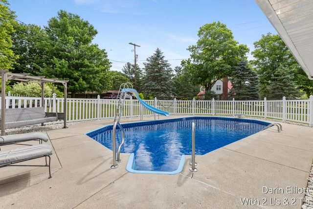338 Lynn Avenue, Ionia, MI 48846