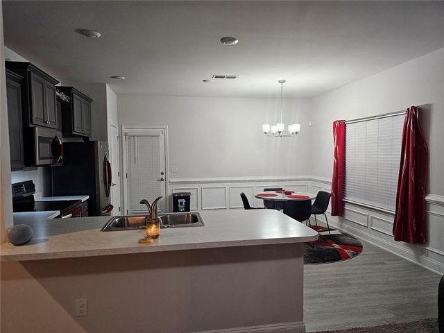 2153 Red Oak Circle, Union City, GA 30291