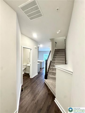 7512 Clayton Avenue, Upper Saucon Twp, PA 18036
