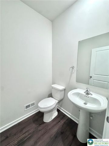 7512 Clayton Avenue, Upper Saucon Twp, PA 18036