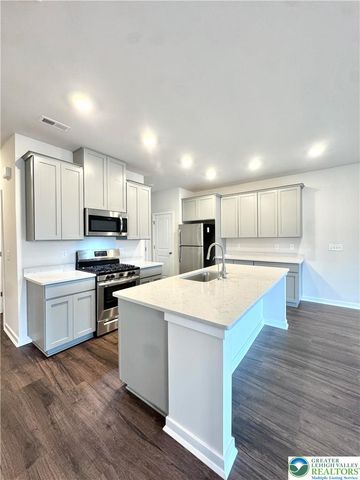 7512 Clayton Avenue, Upper Saucon Twp, PA 18036