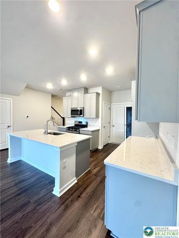 7512 Clayton Avenue, Upper Saucon Twp, PA 18036
