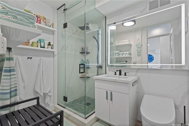 2987 Kalakaua Avenue 304, Honolulu, HI 96815