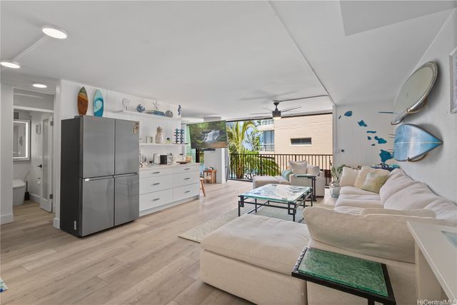 2987 Kalakaua Avenue 304, Honolulu, HI 96815