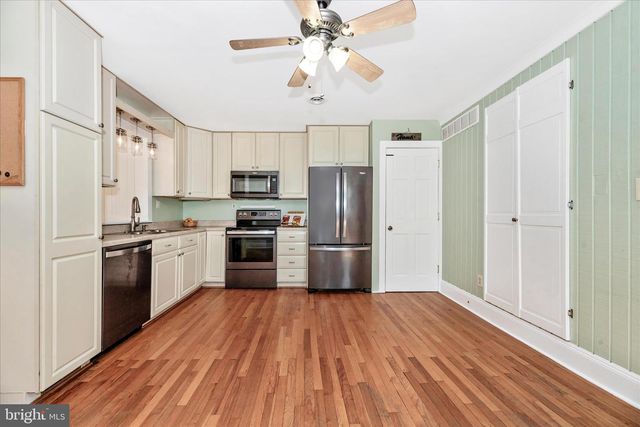 1403 STREAKER RD, Sykesville, MD 21784