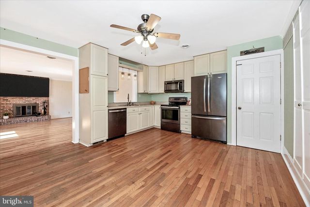 1403 STREAKER RD, Sykesville, MD 21784
