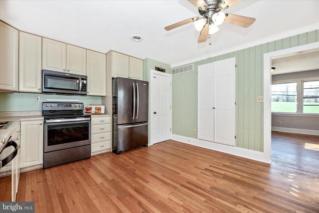 1403 STREAKER RD, Sykesville, MD 21784