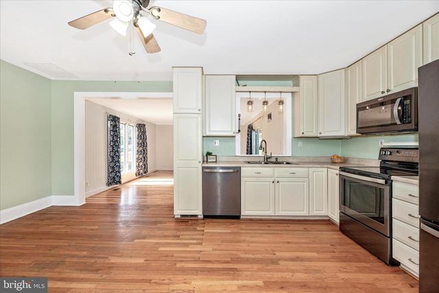1403 STREAKER RD, Sykesville, MD 21784