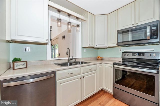 1403 STREAKER RD, Sykesville, MD 21784