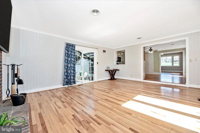 1403 STREAKER RD, Sykesville, MD 21784