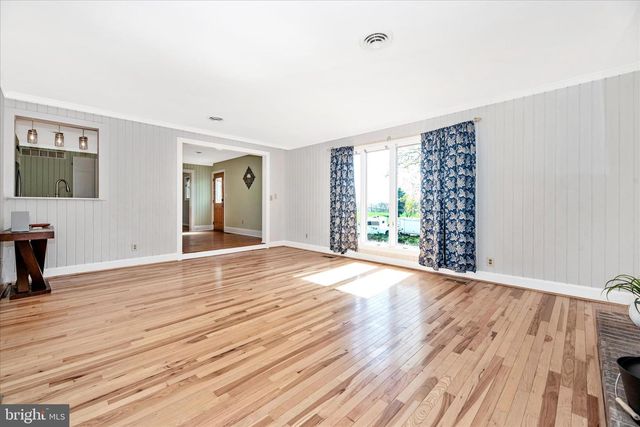 1403 STREAKER RD, Sykesville, MD 21784