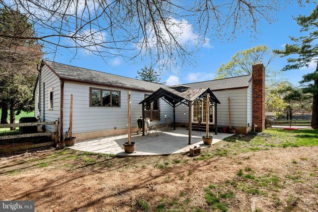 1403 STREAKER RD, Sykesville, MD 21784