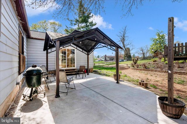 1403 STREAKER RD, Sykesville, MD 21784