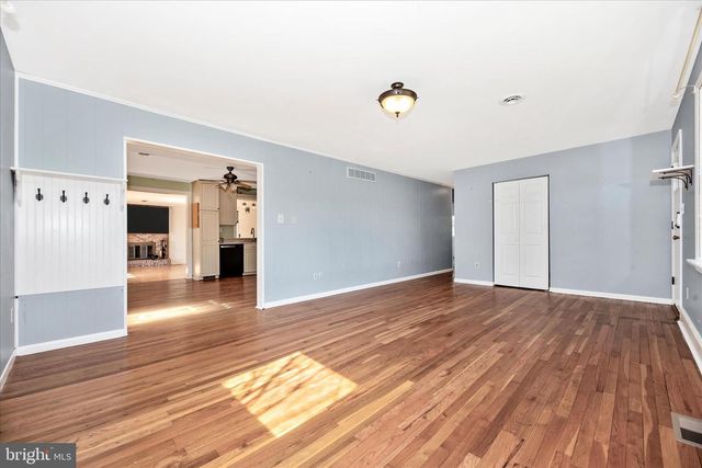 1403 STREAKER RD, Sykesville, MD 21784