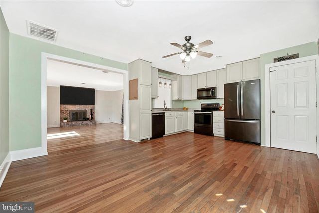 1403 STREAKER RD, Sykesville, MD 21784