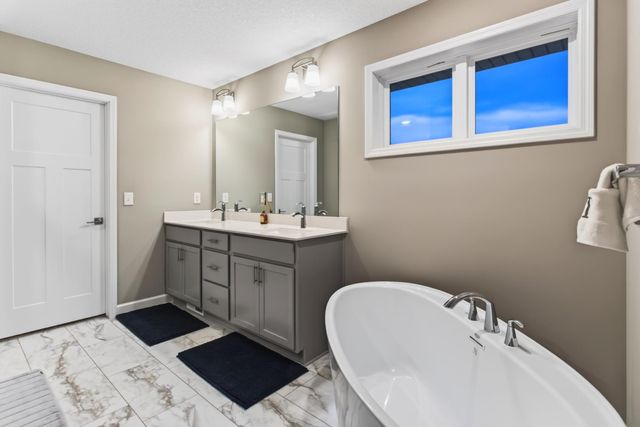 11008 Kingsview Lane N, Dayton, MN 55369