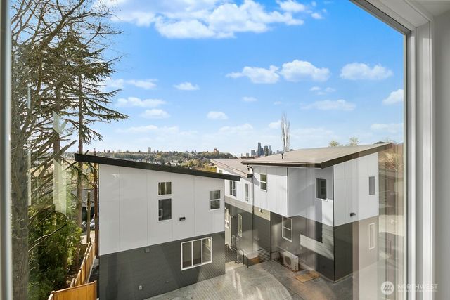 1804 B 28th Avenue S, Seattle, WA 98144