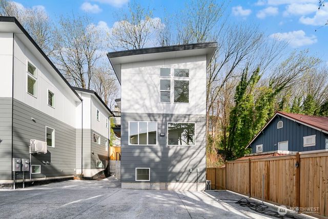 1804 B 28th Avenue S, Seattle, WA 98144