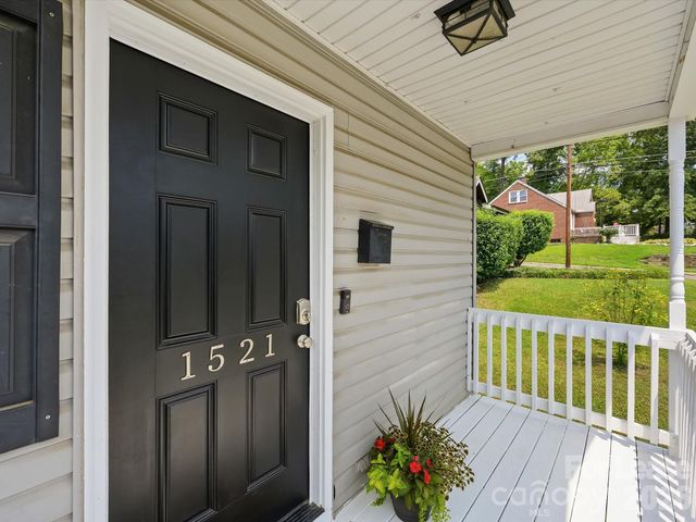 1521 Sumter Avenue, Charlotte, NC 28208