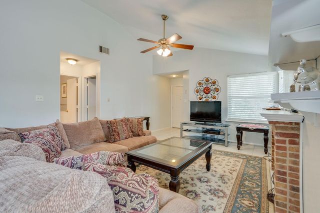 625 Prairie Dell Street, Lewisville, TX 75067