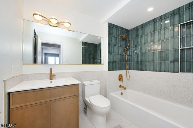 41 Wilson Ave D6, Newark City, NJ 07105