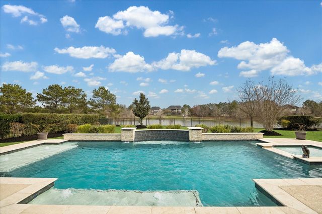 95 Lake View Loop, Fulshear, TX 77441